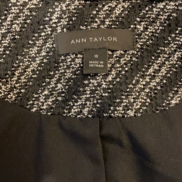 Ann Taylor Tweed Boucle Fringe Layered Peplum Jacket Black/White - Picture 9 of 10